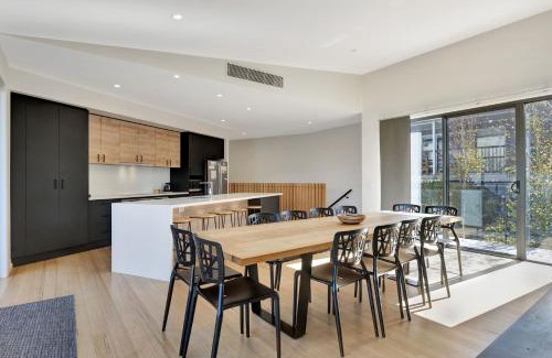 Bright House | Mountain Mist Retreat - 6 Bedrooms