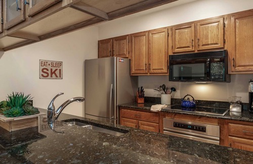 Beaver Creek Condo | Mountain Modern Beaver Creek Village Condo, Ski-In and Out, w/Hot Tub and Views