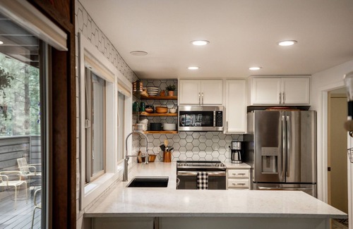 Black Butte Ranch House | Mountain Modern Retreat at Black Butte Ranch – 4BR/3BA w/Loft & Deck