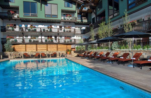 Vail Apartment | Mountain Room near the Gondola + On Site Pool