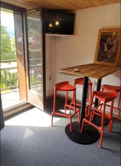 Demi-Quartier Apartment | Mountain RoomChaleureux - Accueillant & Convivial