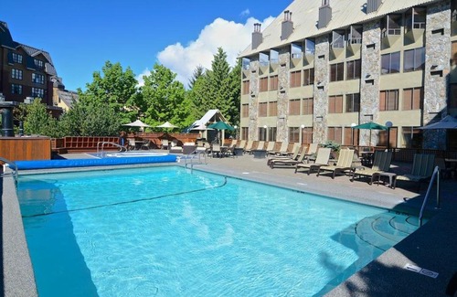 Whistler Village Hotel | Mountain Side Hotel Whistler by Executive