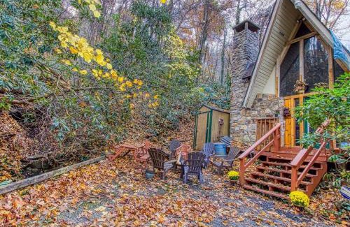 Chalet Village Ski Chalet | Mountain Springs Chalet - Cozy, Private, Original A-Frame Chalet with access to Buckberry Cree, Views of the Hardwood Forest, very close to Ober Gatlinburg, the Great Smoky Mountains National Park, and Downtown Gatlinburg in the Smokies