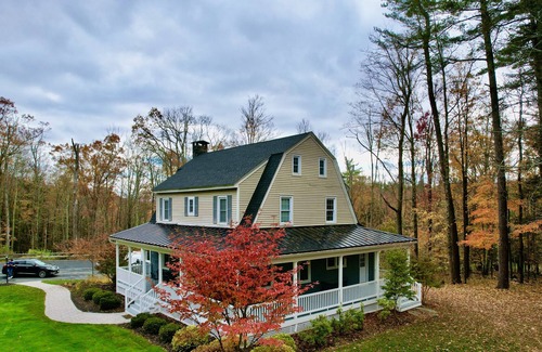 Ellenville Other | Mountain Top Farmhouse near Minnewaska: Hot Tub, Fireplace & Fire Pit