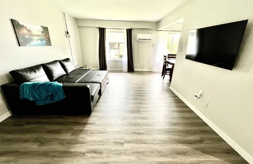 Port Alice Apartment | Mountain Top Floor Suite *Pet Friendly 2 Bedroom 1 Bath