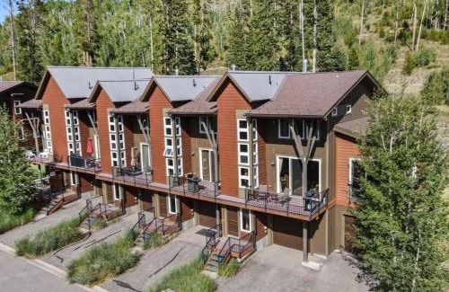Rendezvous House | Mountain Townhome W Balcony & Bbq
