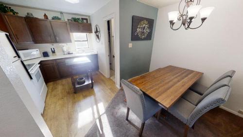 Red River House | Mountain View 3 - Grill - WiFi - Mountain Views - Washer - Dryer - Garage Access - Walk to Everything