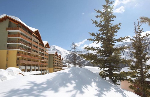 Isola Apartment | Mountain view at Isola 2000! #B120