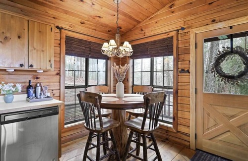 Ellijay House | Mountain view cabin near Ellijay w/hot tub!