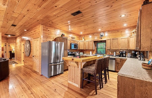 Whittier Cabin | Mountain View Cabin | Hot Tub & Coffee Bar