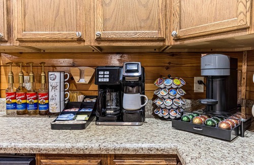 Whittier Cabin | Mountain View Cabin | Hot Tub & Coffee Bar