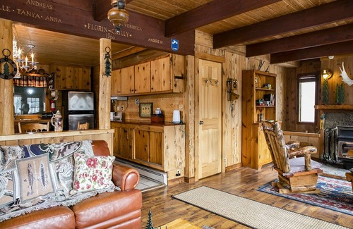 Salt Lake Mountain Resorts Cabin | Mountain View Chalet by Cottonwood Lodging