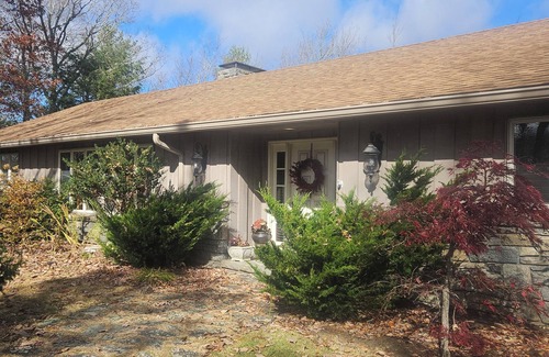 Boone Ski Chalet | Mountain View Chalet in Boone -10 min. to ASU & Downtown; Pet-Friendly