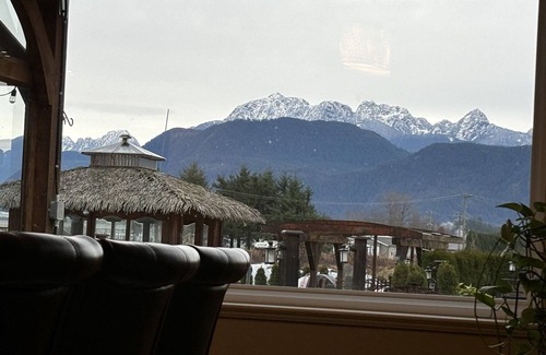 Pitt Meadows House | Mountain View Farm Experience!
