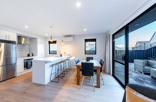 Wanaka House | Mountain View Haven T