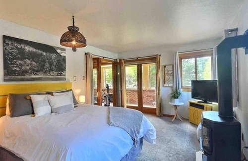Frisco House | Mountain View Home Near Breck Vail 4 Seasons Room Rooftop Deck Hot Tub