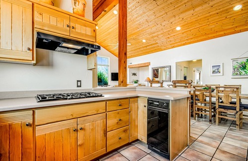Moab South Valley House | Mountain view home with patio, gas fireplaces & shared pool/hot tub - 2 dogs OK
