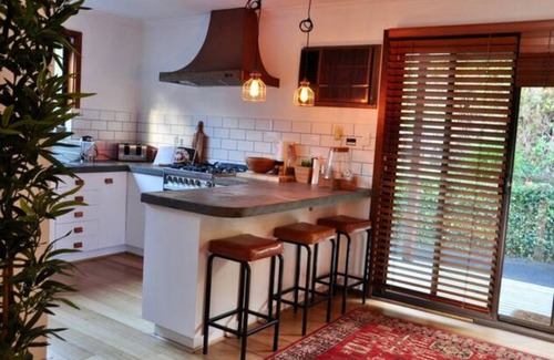 Warburton House | Mountain View Lodge in Warburton