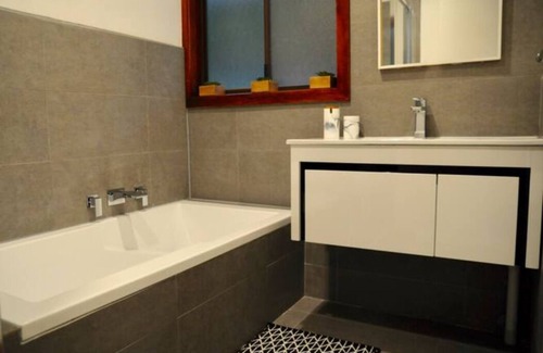 Warburton House | Mountain View Lodge in Warburton