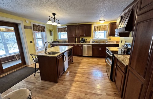 Jay House | Mountain View Loj overlooking the majestic Adirondack Mountains & Ausable River
