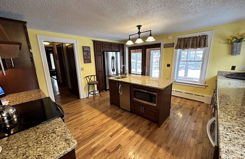Jay House | Mountain View Loj overlooking the majestic Adirondack Mountains & Ausable River