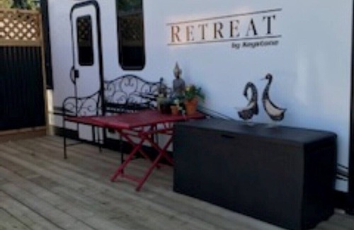 Regional District of Nanaimo House | Mountain View Retreat (Luxury RV, modern and mountain view)
