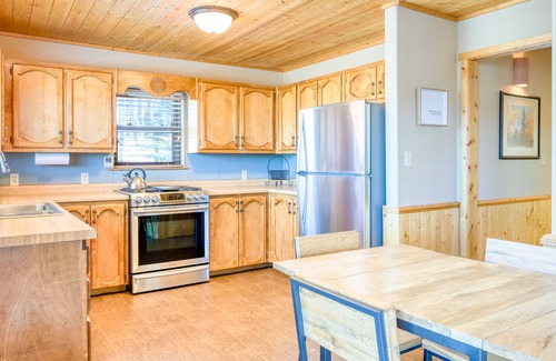 Angel Fire House | Mountain-view retreat on 200 acres with sunroom, wood stove & W/D - dog-friendly