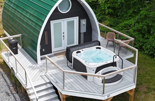 Bakersville House | Mountains - Romantic, Hot Tub, Campfire, Green