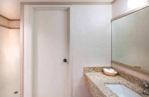 Telluride Apartment | Mountainside Inn 202 1 Bedroom Hotel Room by Alpine Lodging Telluride