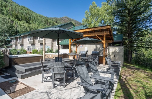 Telluride Apartment | Mountainside Inn 412 1 Bedroom Hotel Room by Alpine Lodging Telluride