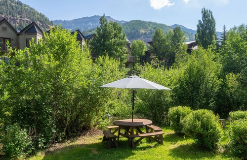Telluride Apartment | Mountainside Inn 412 1 Bedroom Hotel Room by Alpine Lodging Telluride