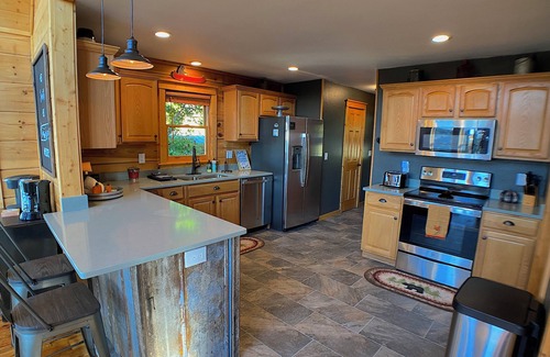 Wolf Laurel Cabin | Mountaintop Cabin 1.8 miles to Hatley Pointe Ski Resort
