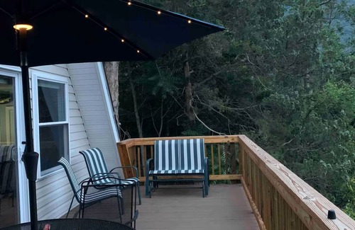 Fishers Hill Cabin | MountainWaters - Mtn, River, Relax! - Hottub, Private Riverfront, Firepit.