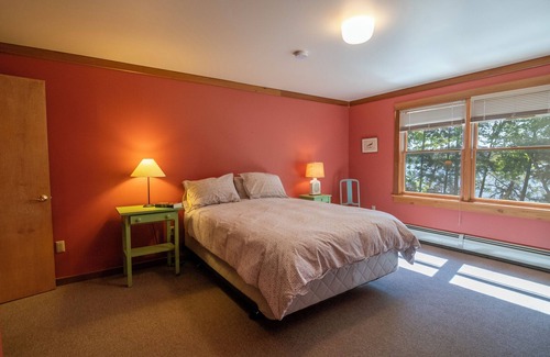 Saranac Lake Cabin | Mouse House: Pet & Family-Friendly Lakefront Camp