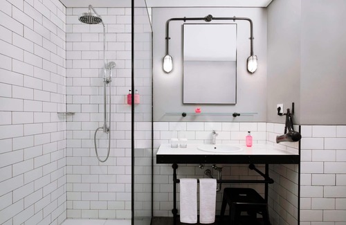 Bandung Hotel | Moxy Bandung
