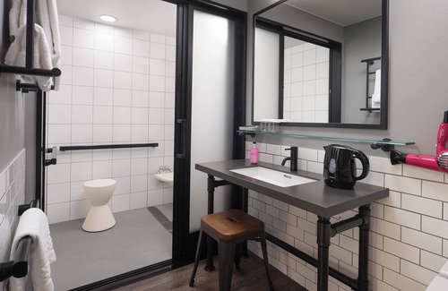 Sumida Hotel | Moxy Tokyo Kinshicho