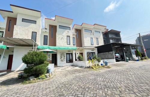Dinoyo Villa | MP Villa Palmiers C8 Malang