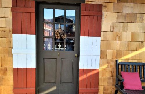 Leavenworth Hotel | Mrs. Anderson's Lodging