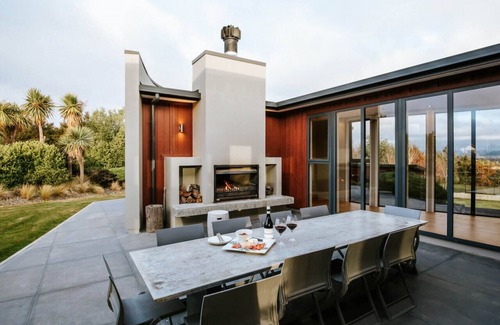 Wanaka House | Mt Gold Retreat | Spa pool | Tennis Court | 4 bed