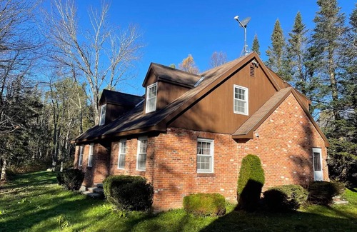 Mount Holly House | MT Holly Ski/lake house hideaway(Avail. Daily, weekends & seasonally Dec-April)
