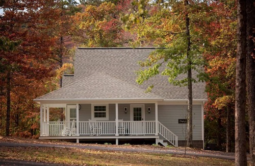 Mena Cabin | Mtn Cabin Lake Hot Tub | Kayak | Fish | AtvTrls