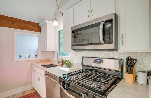 Nellysford House | Mtn & Lake Views: Serene Wintergreen Resort Escape
