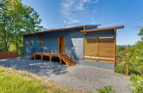 Brasstown House | Mtn-View Decks and Fire Pit Quiet Brasstown Escape