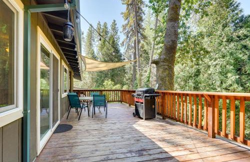 West Point House | Mtn-View Gem Deck, Grill and Fire Pit in West Point