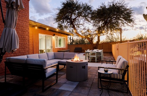 Tres Lomas North House | Mtn views, pool, hot tub, fire pit/2 King suites/game room/modern & luxe