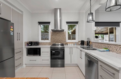Newington House | Muir House Laidback Family Living in Ballarat
