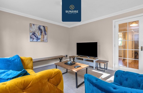 Glenisla House | Muirton 2 - 4 Rooms, 8 Single Beds