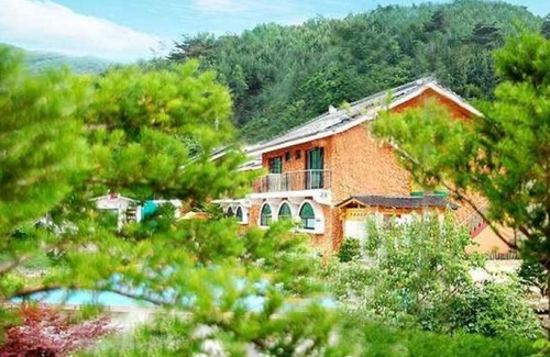 Seolcheon-myeon House | Muju Family House Pension