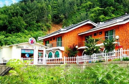 Seolcheon-myeon House | Muju Family House Pension