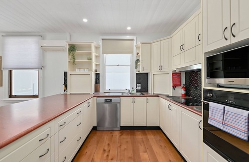 Launceston CBD Cottage | Mulberry Lane: 2 BR, 2 BA Cottage in Launceston, Sleeps 4